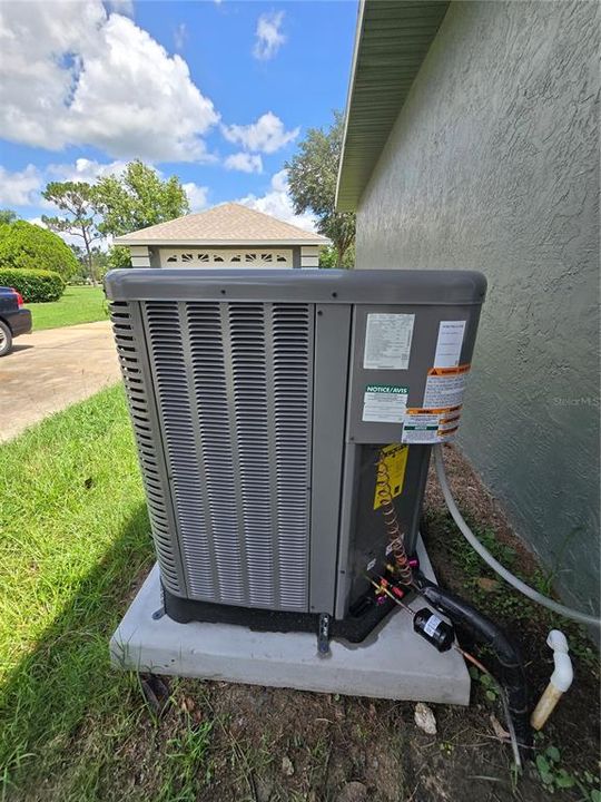 For Sale: $399,999 (3 beds, 2 baths, 2336 Square Feet)