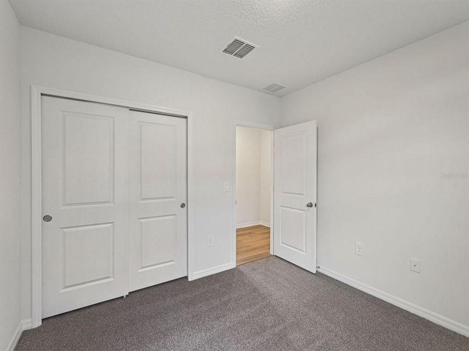 Под контрактом: $299,000 (3 спален, 2 ванн, 1483 Квадратных фут)