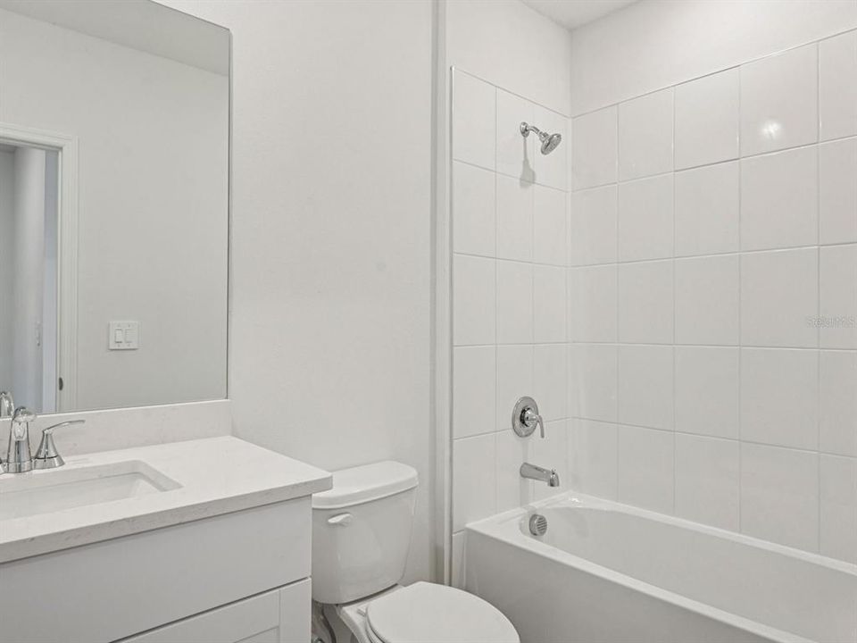 Под контрактом: $299,000 (3 спален, 2 ванн, 1483 Квадратных фут)