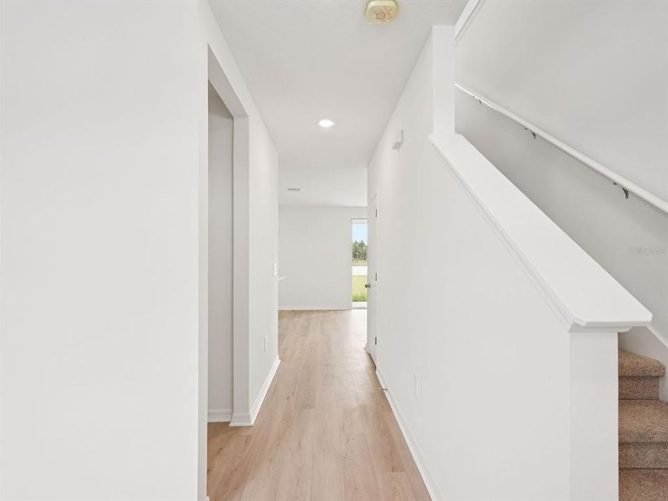 Activo con contrato: $439,615 (4 camas, 2 baños, 2340 Pies cuadrados)