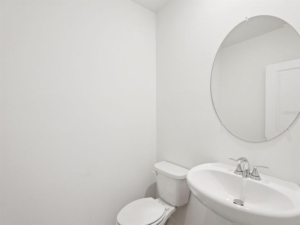 Activo con contrato: $439,615 (4 camas, 2 baños, 2340 Pies cuadrados)