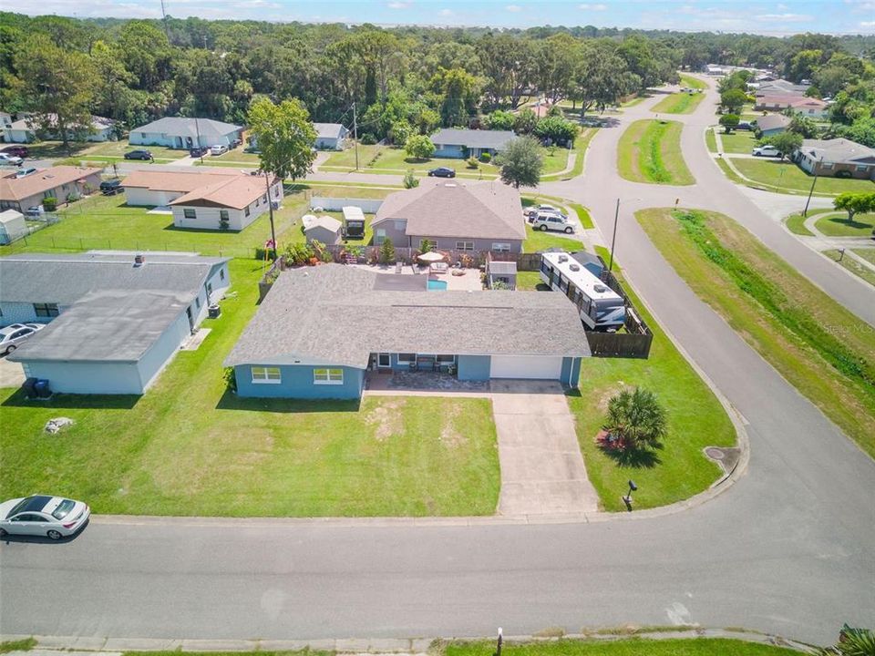 En Venta: $425,000 (4 camas, 2 baños, 1980 Pies cuadrados)