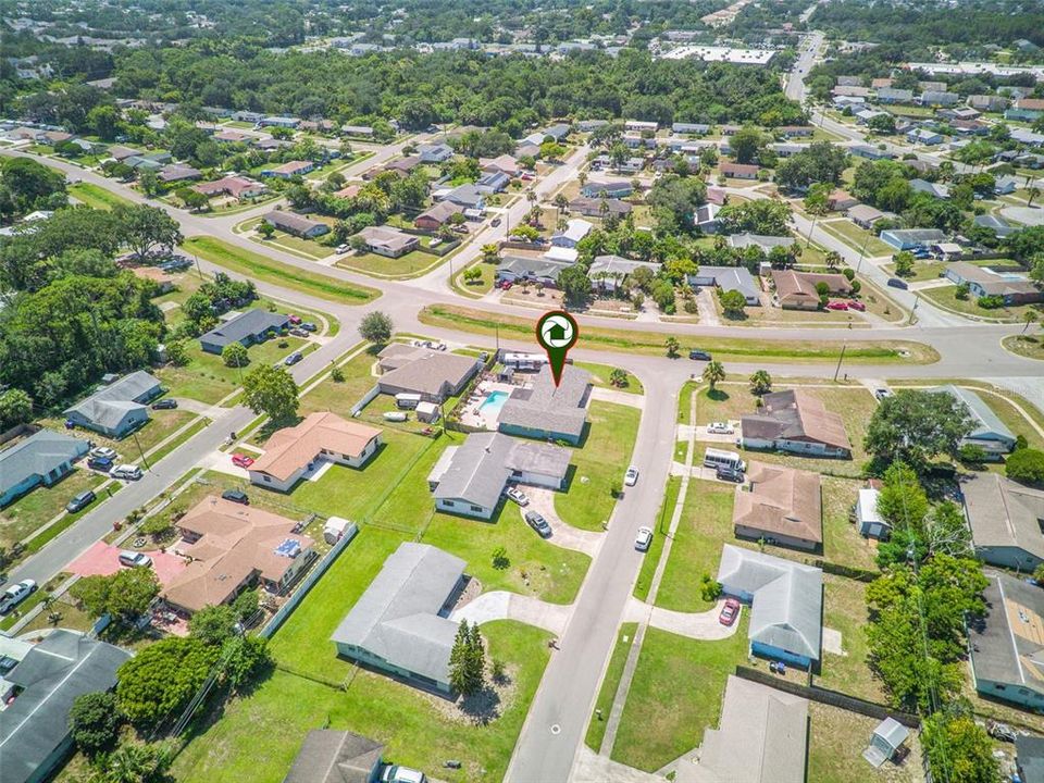 En Venta: $425,000 (4 camas, 2 baños, 1980 Pies cuadrados)