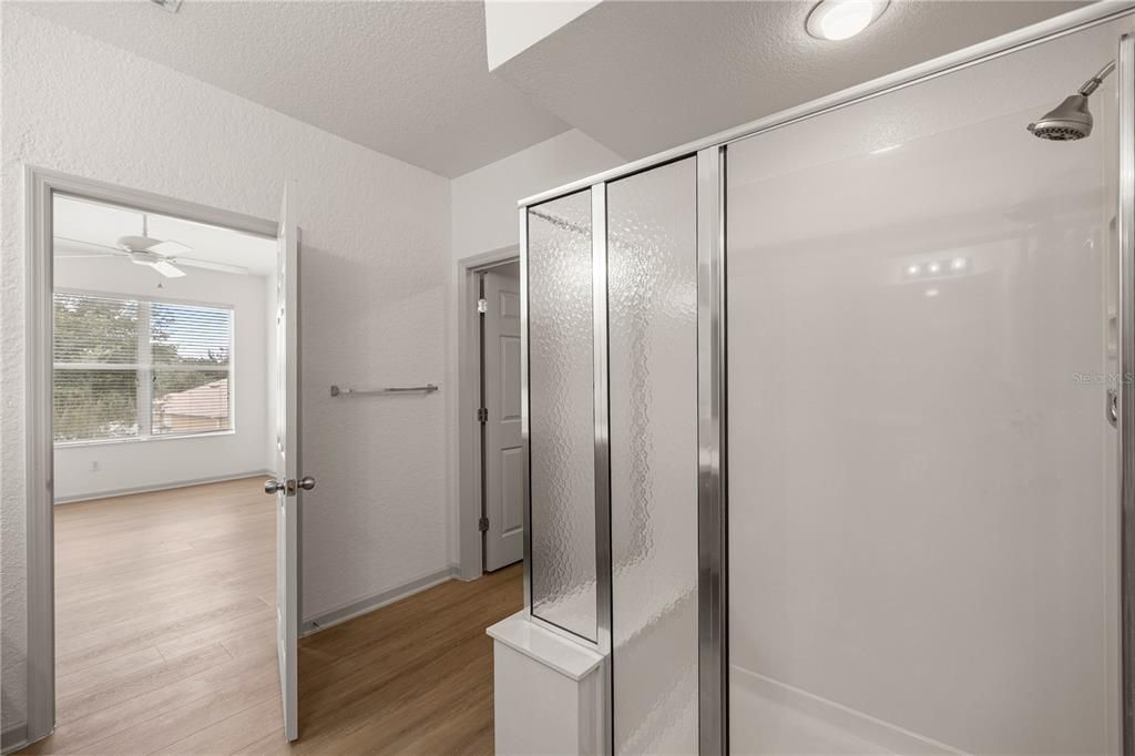 合同活跃: $220,000 (3 贝兹, 2 浴室, 1864 平方英尺)