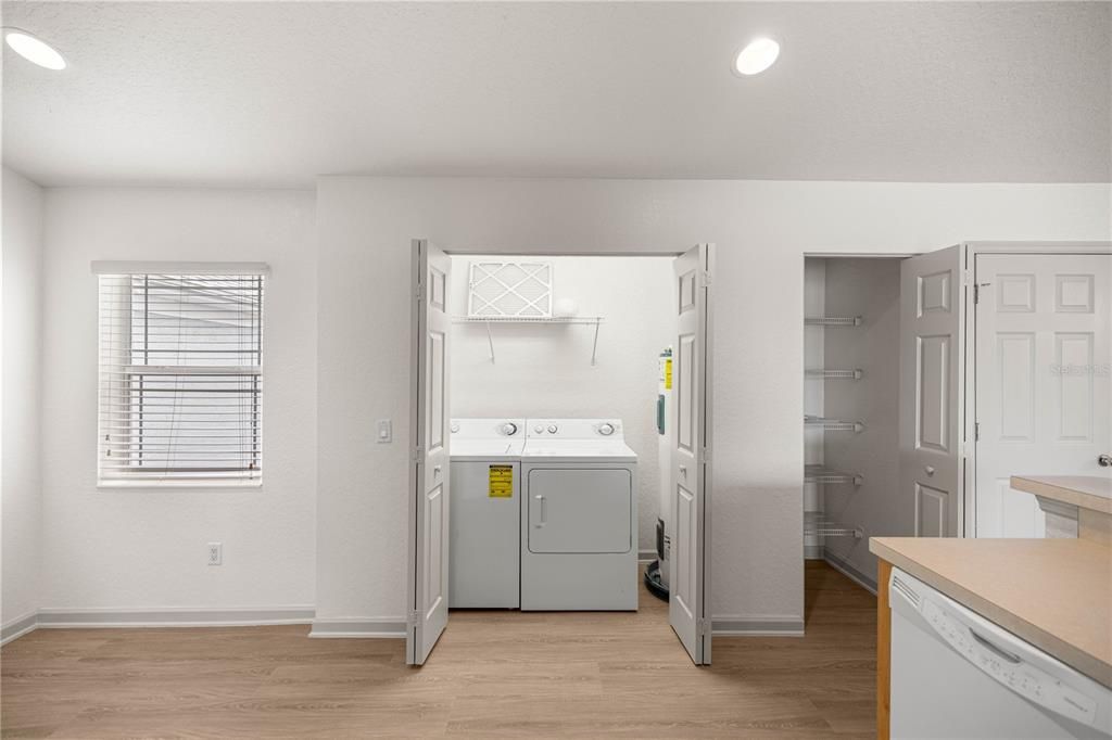 合同活跃: $220,000 (3 贝兹, 2 浴室, 1864 平方英尺)