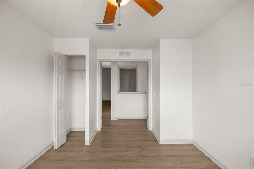 合同活跃: $220,000 (3 贝兹, 2 浴室, 1864 平方英尺)