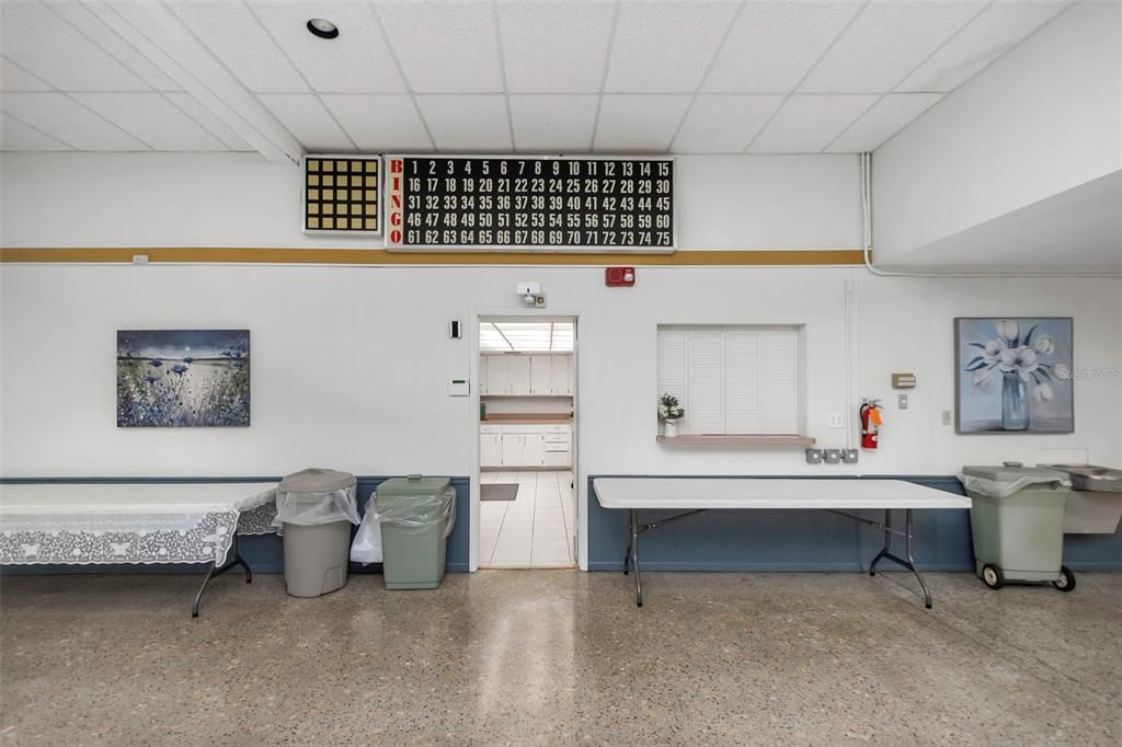 待售: $95,000 (2 贝兹, 1 浴室, 790 平方英尺)