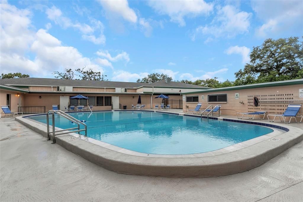 待售: $95,000 (2 贝兹, 1 浴室, 790 平方英尺)