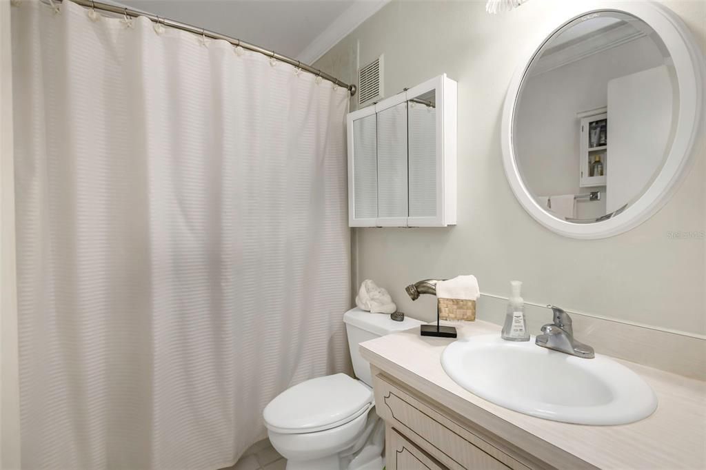 待售: $95,000 (2 贝兹, 1 浴室, 790 平方英尺)