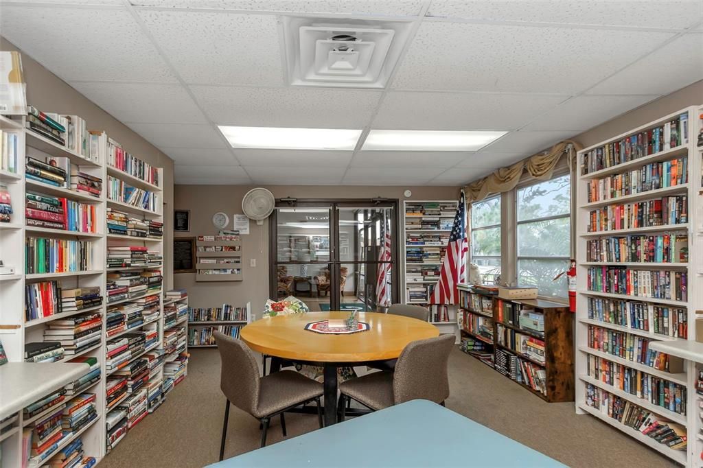 待售: $95,000 (2 贝兹, 1 浴室, 790 平方英尺)