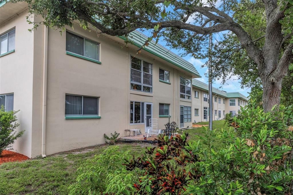 待售: $95,000 (2 贝兹, 1 浴室, 790 平方英尺)