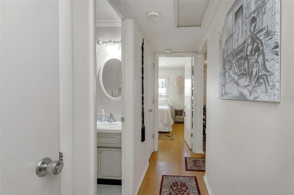 待售: $95,000 (2 贝兹, 1 浴室, 790 平方英尺)