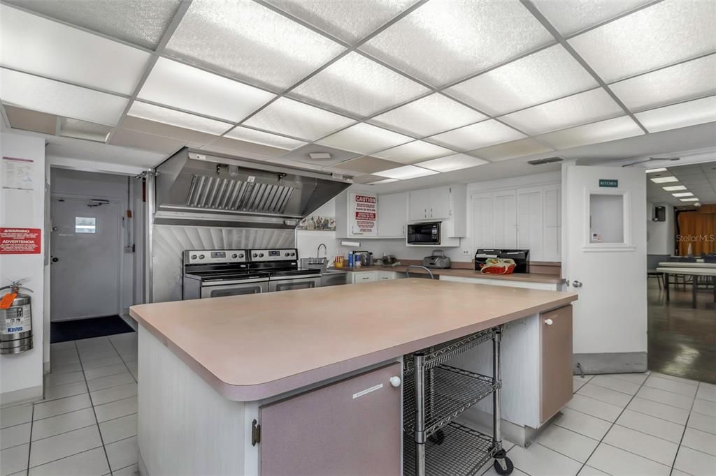 待售: $95,000 (2 贝兹, 1 浴室, 790 平方英尺)