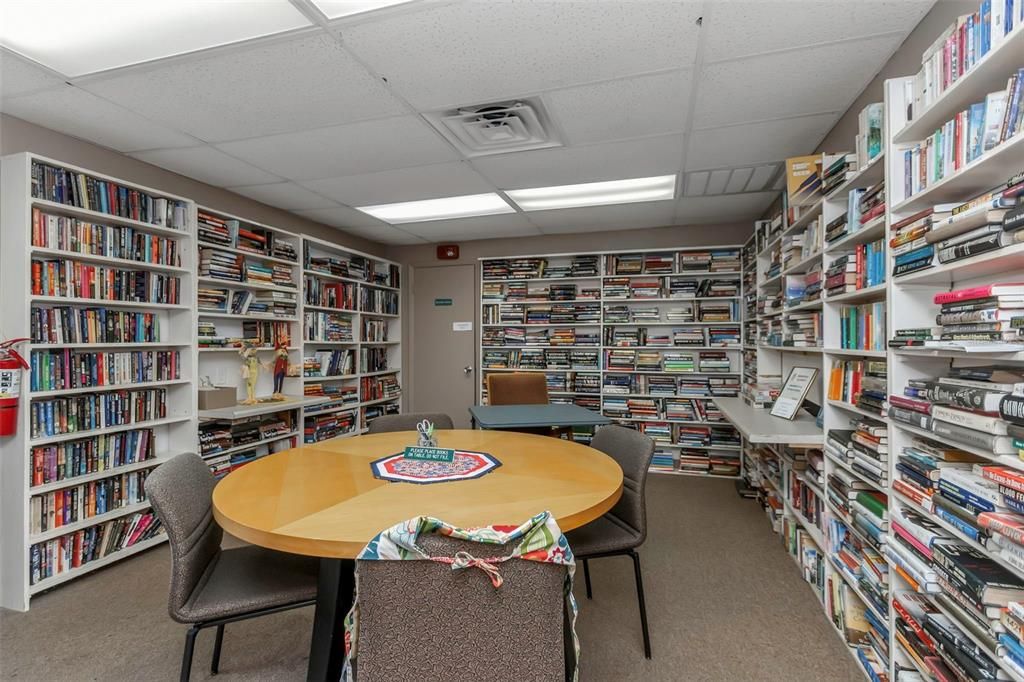 待售: $95,000 (2 贝兹, 1 浴室, 790 平方英尺)