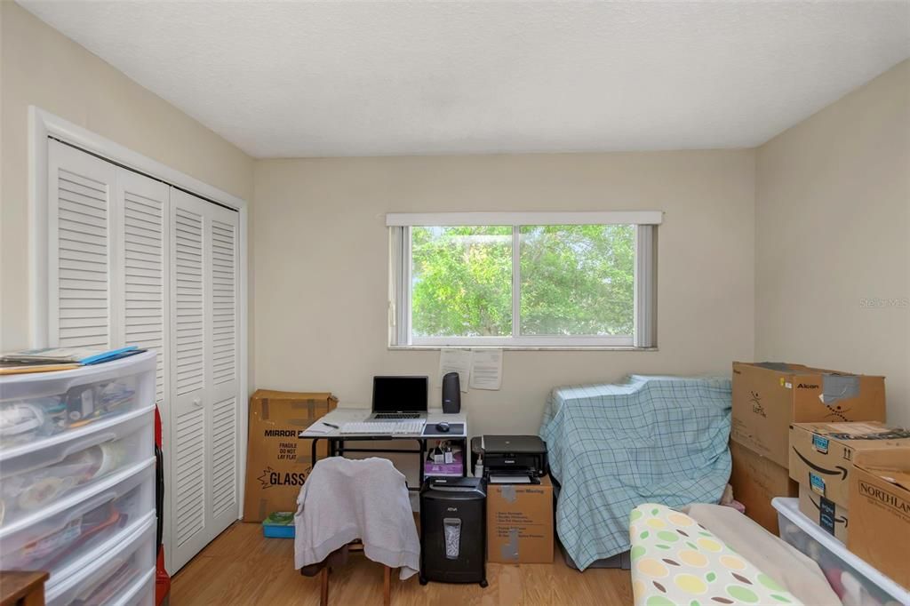 待售: $95,000 (2 贝兹, 1 浴室, 790 平方英尺)