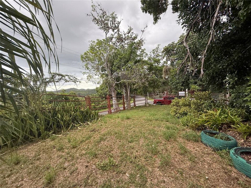 待售: $159,900 (0.80 acres)