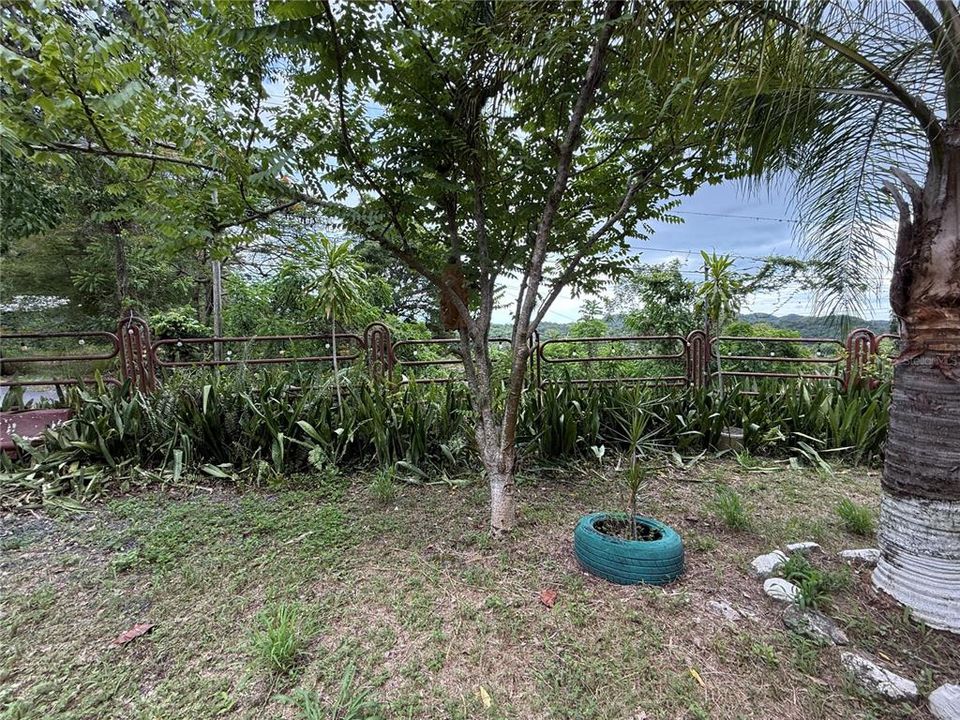 待售: $159,900 (0.80 acres)