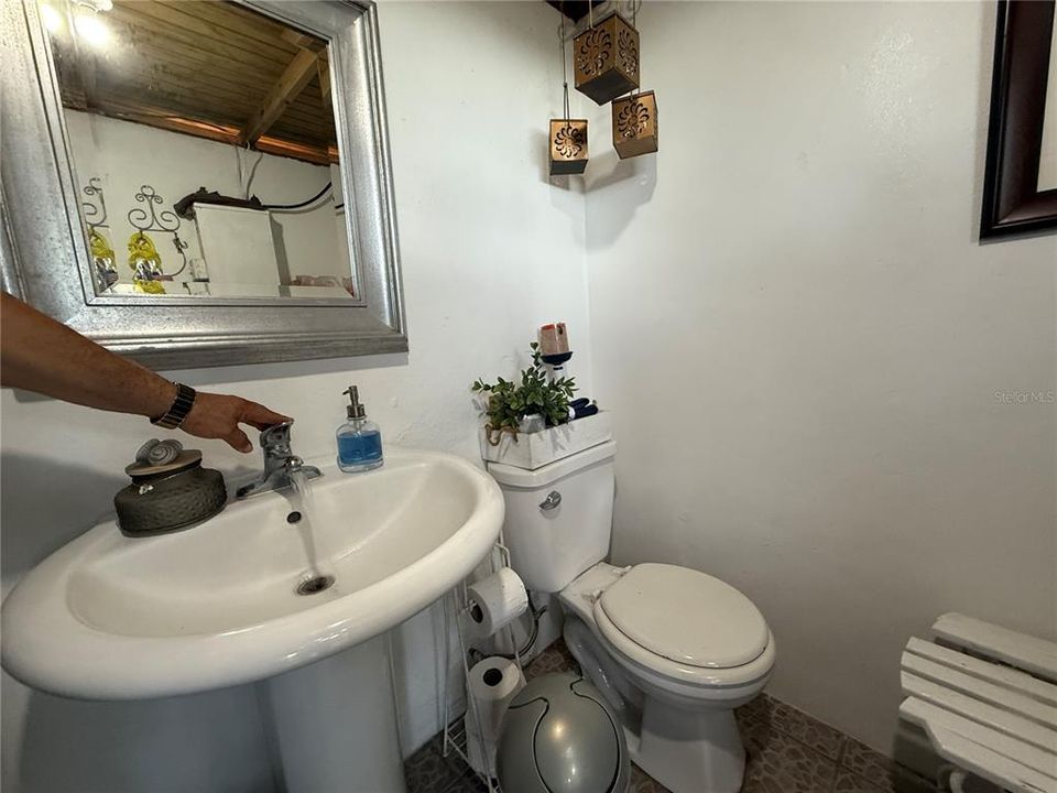 待售: $159,900 (0.80 acres)