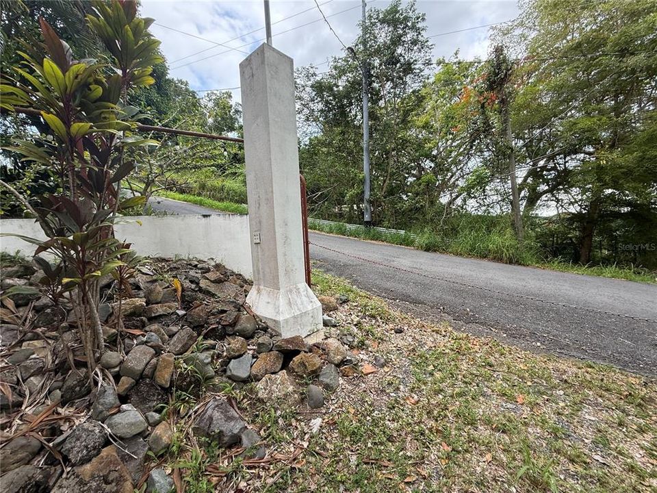 待售: $159,900 (0.80 acres)