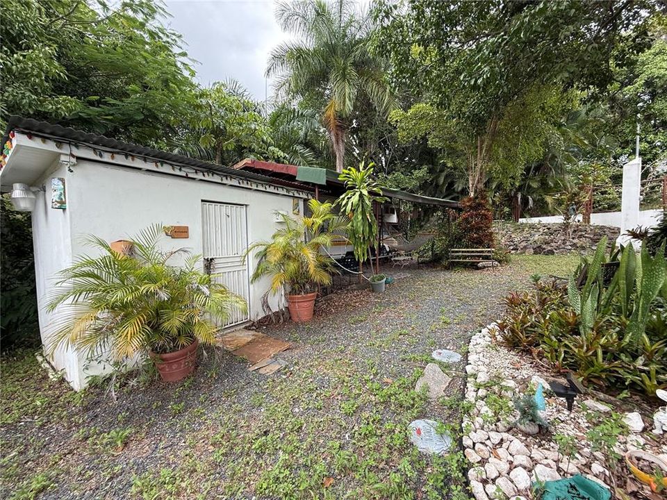 待售: $159,900 (0.80 acres)