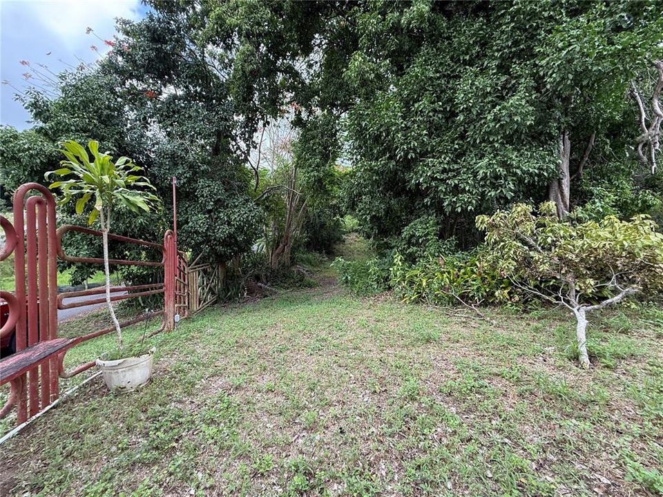 待售: $159,900 (0.80 acres)