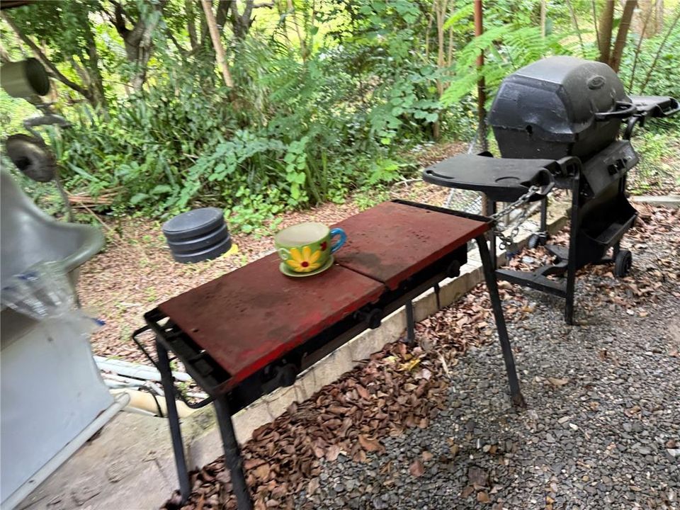 待售: $159,900 (0.80 acres)