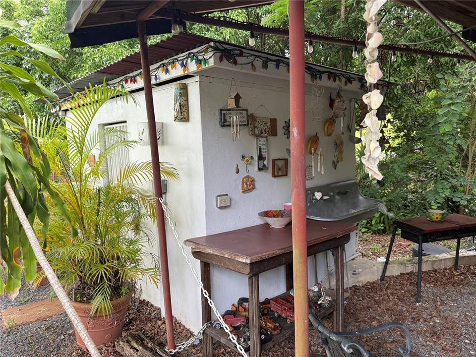 待售: $159,900 (0.80 acres)