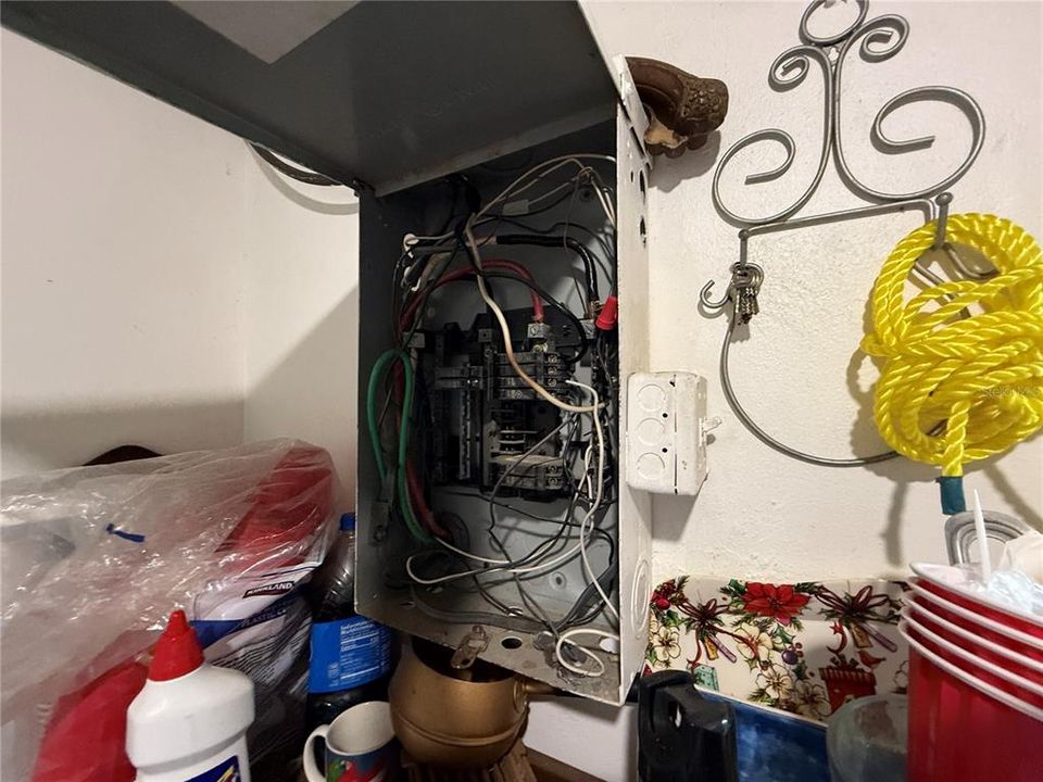 待售: $159,900 (0.80 acres)