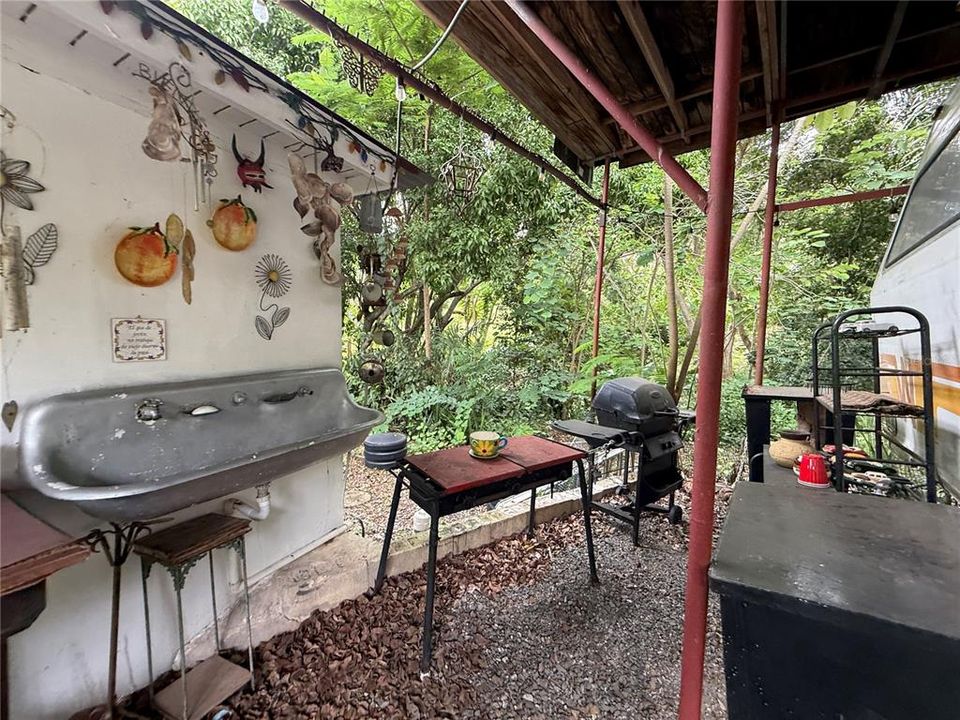 待售: $159,900 (0.80 acres)