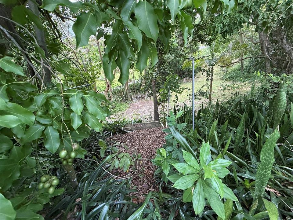 待售: $159,900 (0.80 acres)