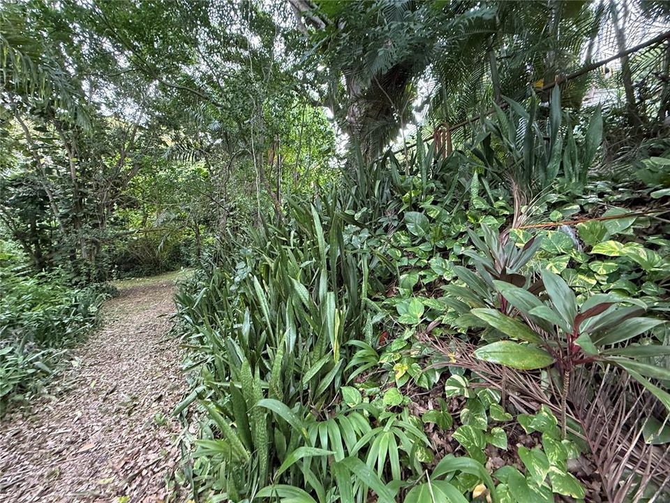 待售: $159,900 (0.80 acres)