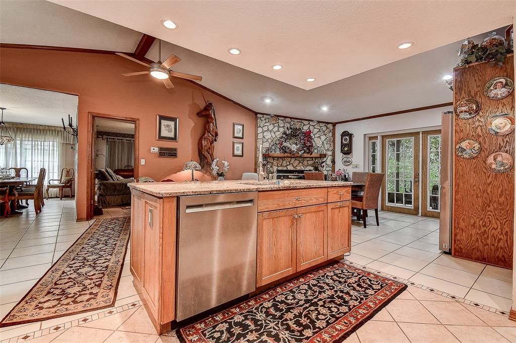 En Venta: $498,000 (4 camas, 3 baños, 2502 Pies cuadrados)