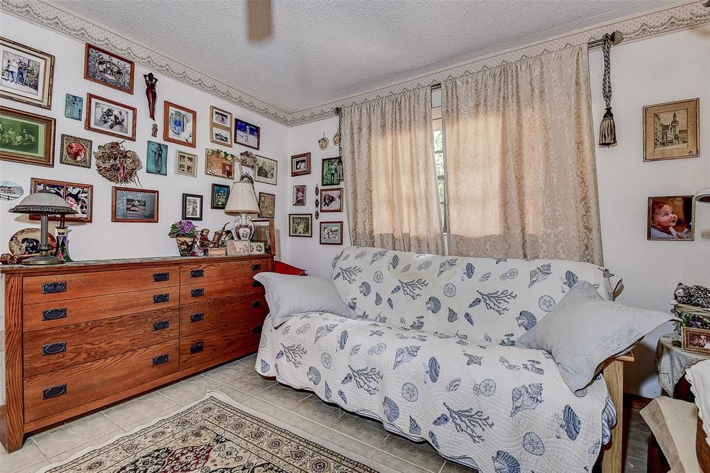 En Venta: $498,000 (4 camas, 3 baños, 2502 Pies cuadrados)