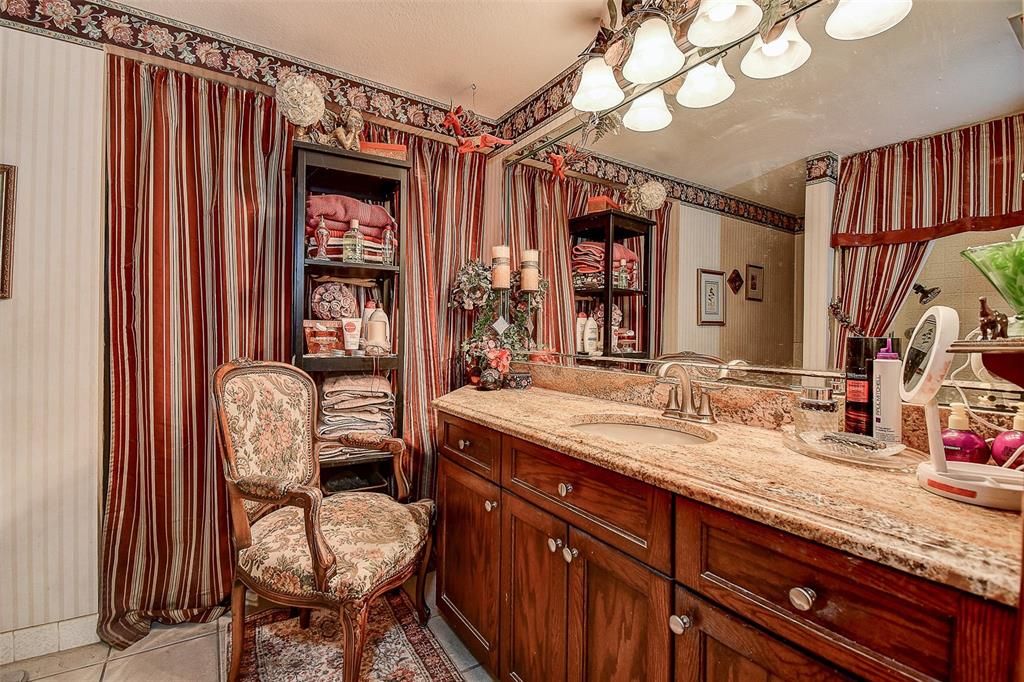 En Venta: $498,000 (4 camas, 3 baños, 2502 Pies cuadrados)