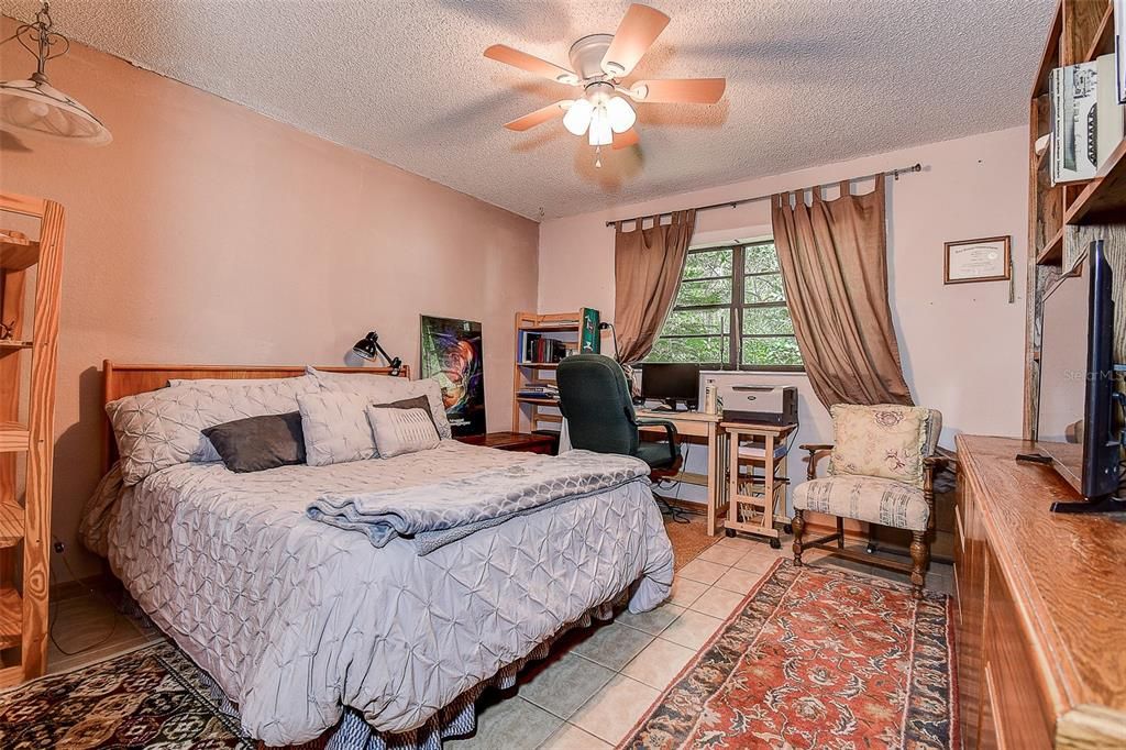 En Venta: $498,000 (4 camas, 3 baños, 2502 Pies cuadrados)