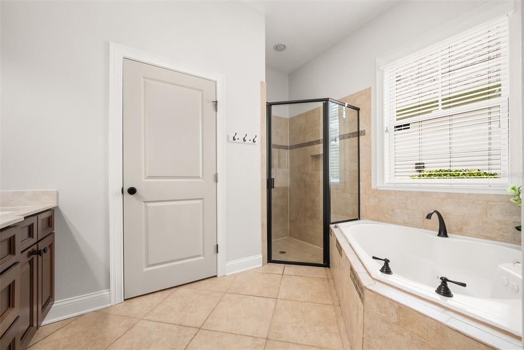 待售: $615,000 (4 贝兹, 3 浴室, 3057 平方英尺)