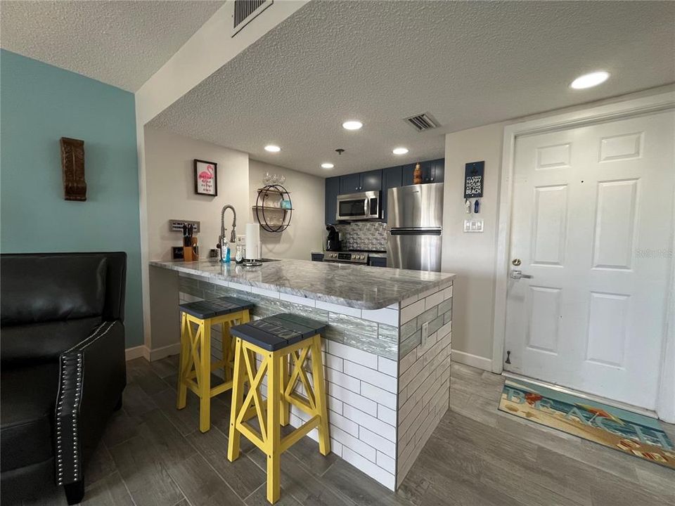 待售: $205,000 (1 贝兹, 1 浴室, 593 平方英尺)