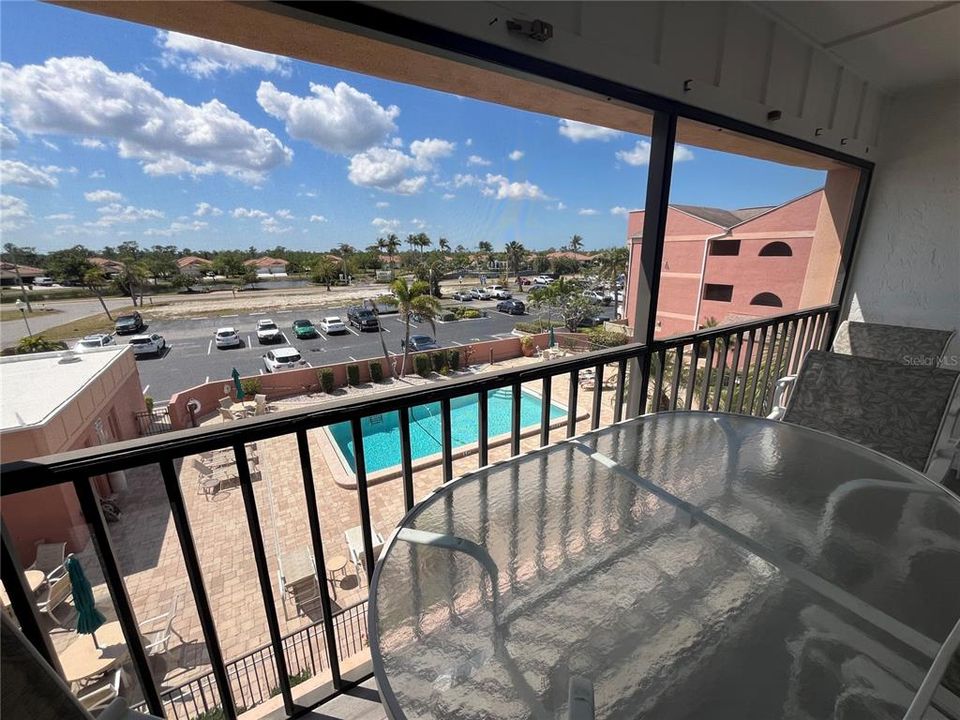 待售: $205,000 (1 贝兹, 1 浴室, 593 平方英尺)