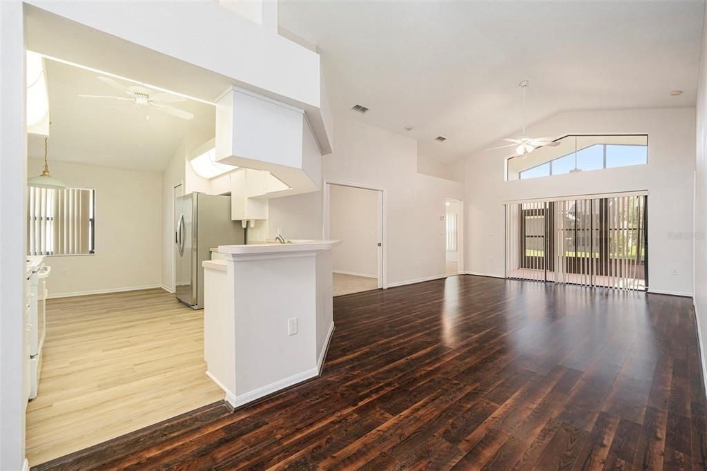 Active With Contract: $250,000 (3 beds, 2 baths, 1715 Square Feet)