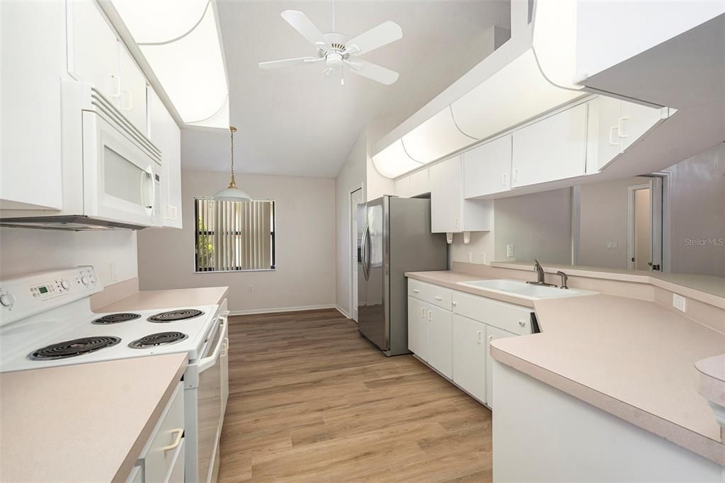 Active With Contract: $250,000 (3 beds, 2 baths, 1715 Square Feet)