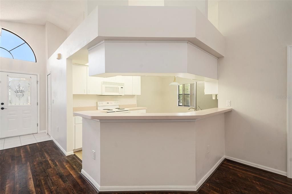 Active With Contract: $250,000 (3 beds, 2 baths, 1715 Square Feet)