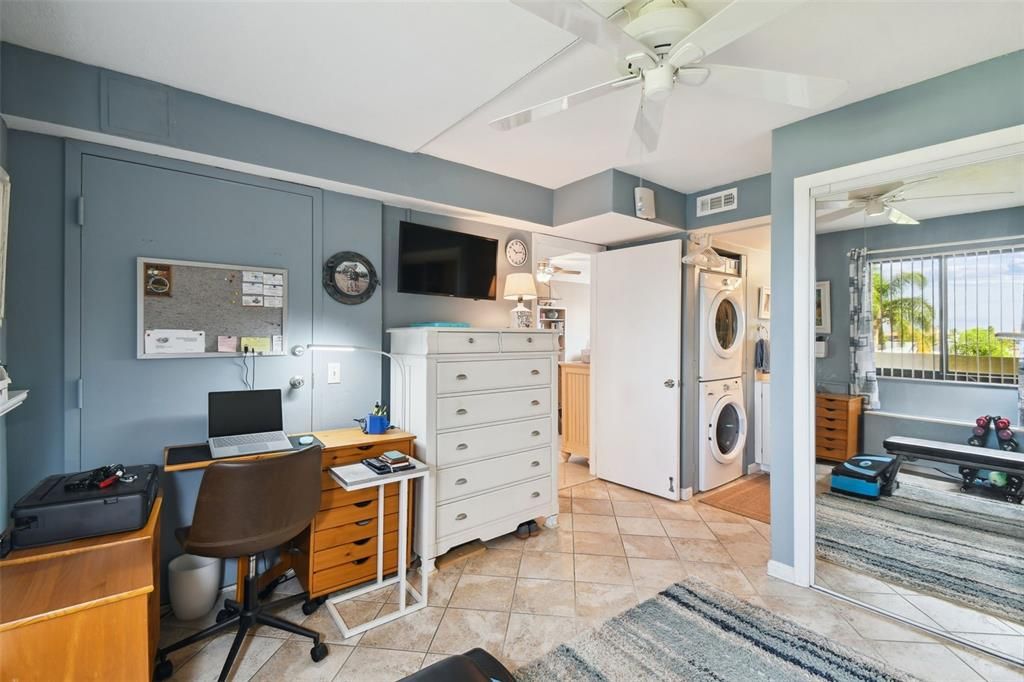 For Sale: $375,000 (2 beds, 2 baths, 950 Square Feet)