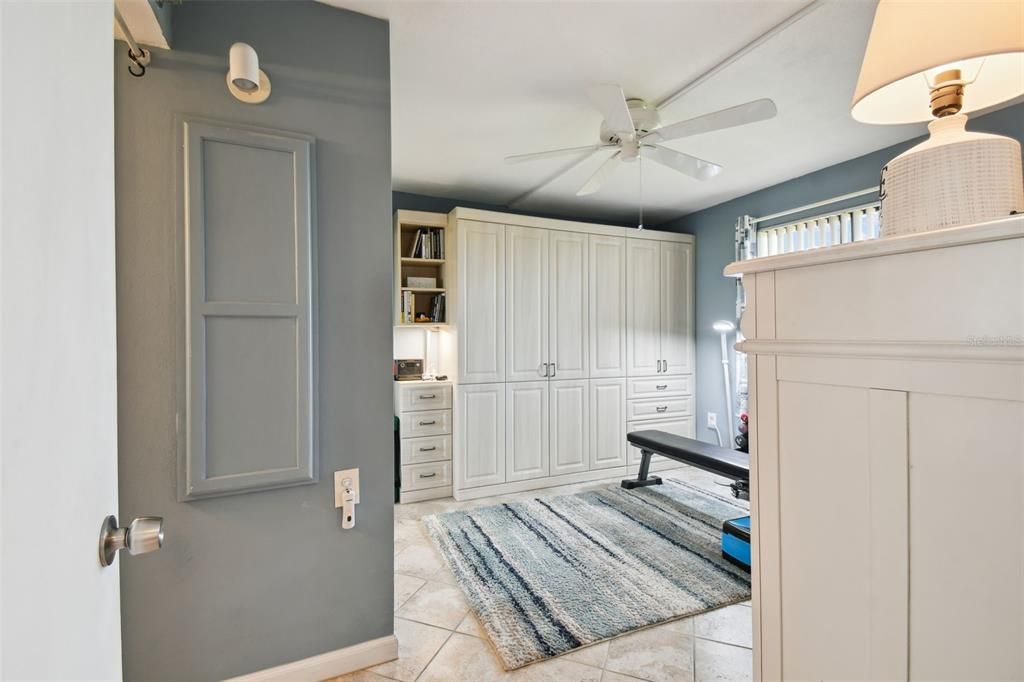 For Sale: $375,000 (2 beds, 2 baths, 950 Square Feet)