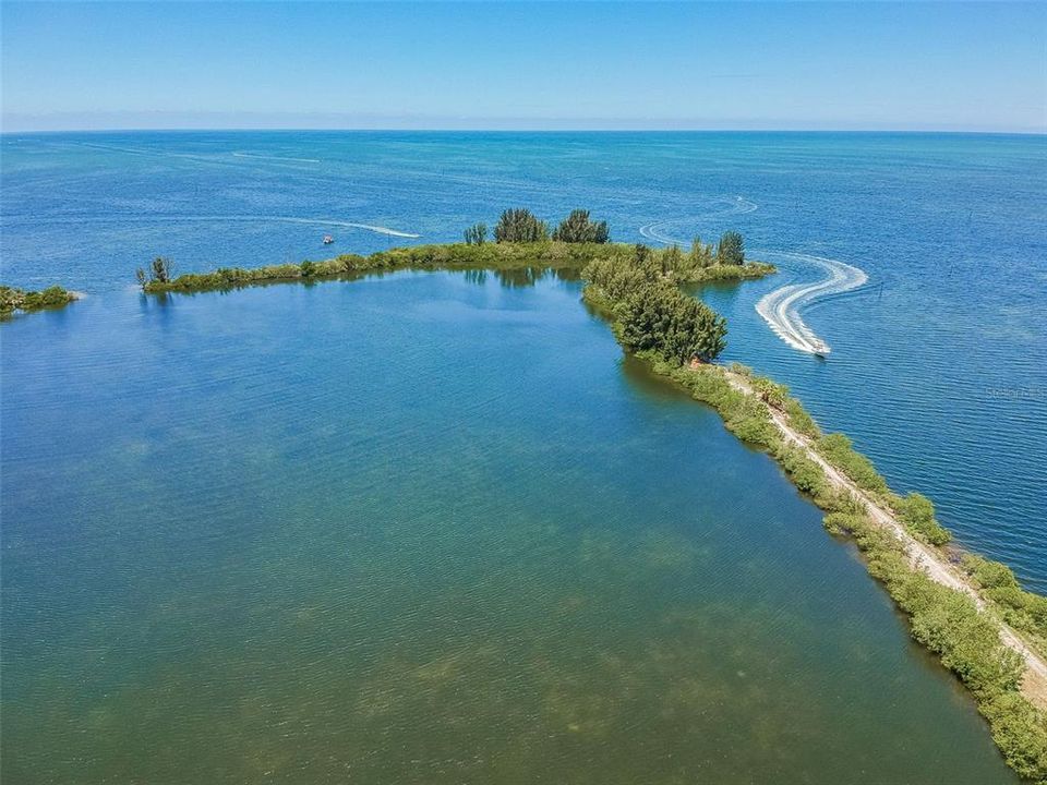 For Sale: $375,000 (2 beds, 2 baths, 950 Square Feet)