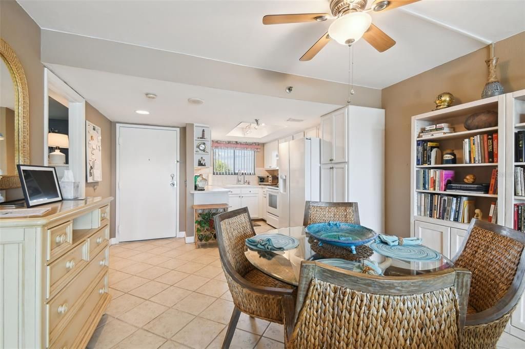 For Sale: $375,000 (2 beds, 2 baths, 950 Square Feet)