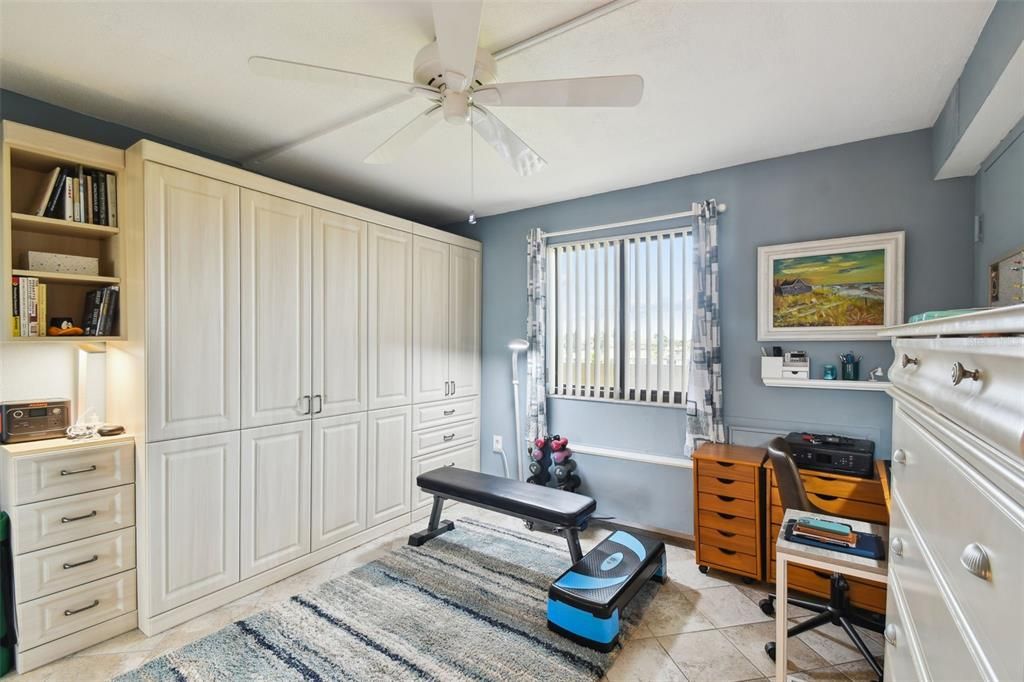 For Sale: $375,000 (2 beds, 2 baths, 950 Square Feet)