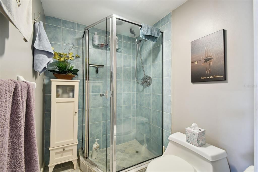 For Sale: $375,000 (2 beds, 2 baths, 950 Square Feet)