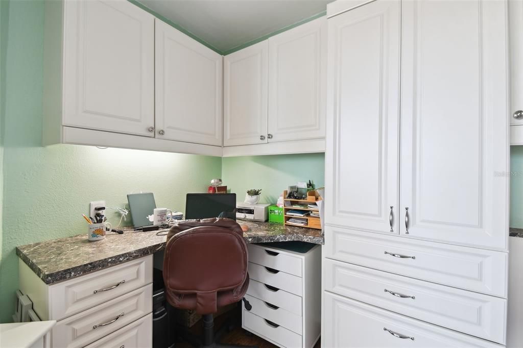 For Sale: $375,000 (2 beds, 2 baths, 950 Square Feet)