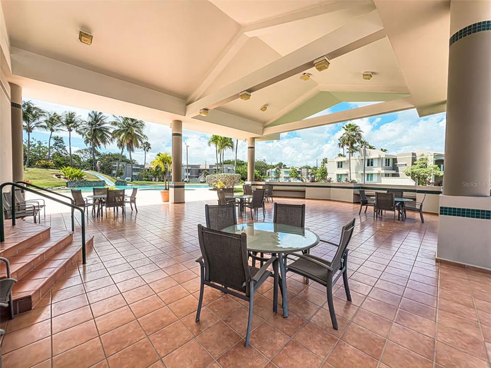 For Sale: $450,000 (3 beds, 2 baths, 1747 Square Feet)