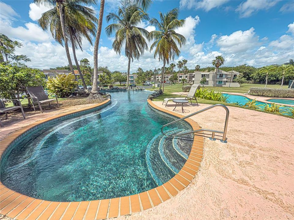 For Sale: $450,000 (3 beds, 2 baths, 1747 Square Feet)